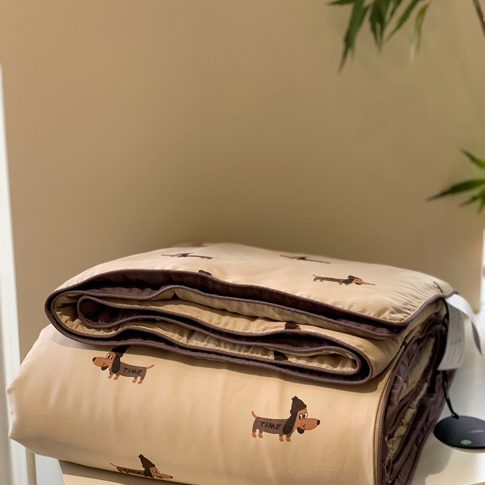 91家纺网 家纺一手货源 找家纺 汇庭 2025春夏新款蔓莎夏被系列夏凉被空调被单夏被 巴迪狗