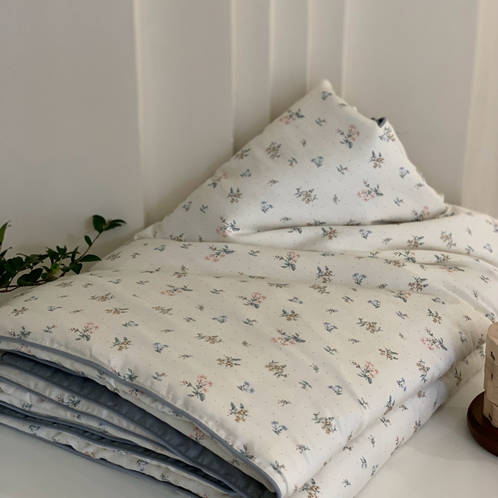 91家纺网 家纺一手货源 找家纺 汇庭 2025春夏新款蔓莎夏被系列夏凉被空调被单夏被 半夏蓝