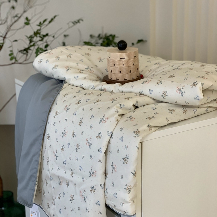 91家纺网 家纺一手货源 找家纺 汇庭 2025春夏新款蔓莎夏被系列夏凉被空调被单夏被 半夏蓝