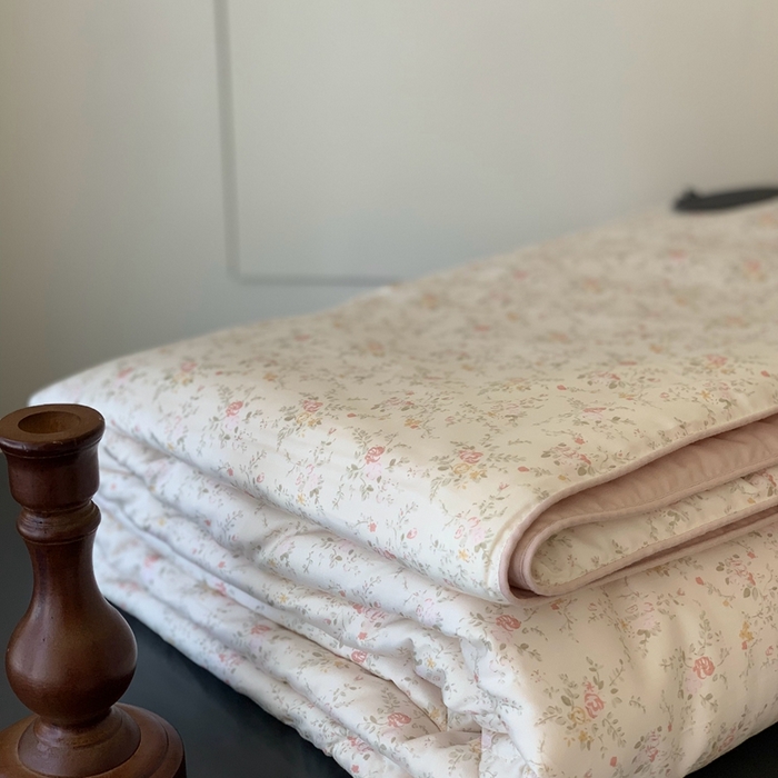 91家纺网 家纺一手货源 找家纺 汇庭 2025春夏新款蔓莎夏被系列夏凉被空调被单夏被 斐思粉