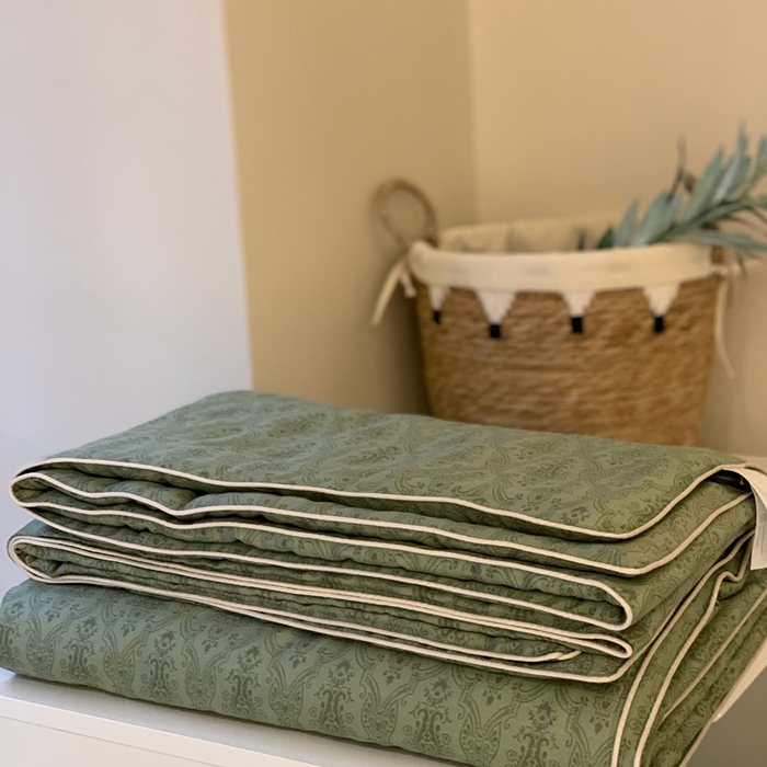 91家纺网 家纺一手货源 找家纺 汇庭 2025春夏新款蔓莎夏被系列夏凉被空调被单夏被 古驰绿