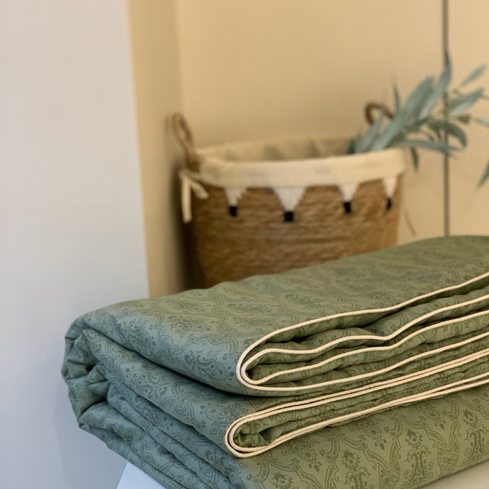 91家纺网 家纺一手货源 找家纺 汇庭 2025春夏新款蔓莎夏被系列夏凉被空调被单夏被 古驰绿