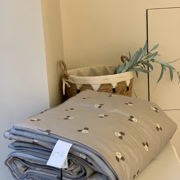 91家纺网 家纺一手货源 找家纺 汇庭 2025春夏新款蔓莎夏被系列夏凉被空调被单夏被 米奇灰