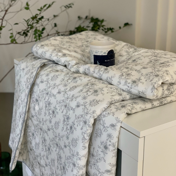 91家纺网 家纺一手货源 找家纺 汇庭 2025春夏新款蔓莎夏被系列夏凉被空调被单夏被 山茶兰