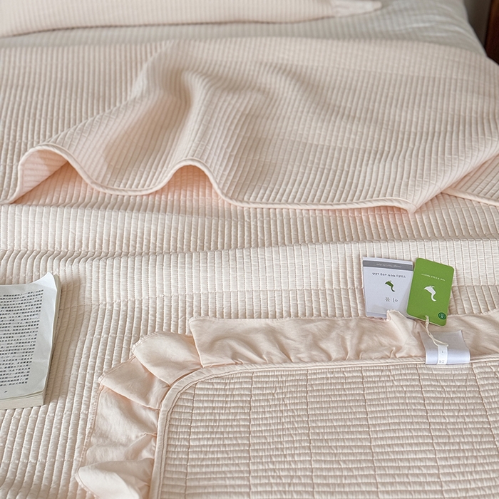 91家纺网 家纺一手货源 找家纺 汇庭 2025新款洛可可花边床盖三件套系列 洛可奶茶