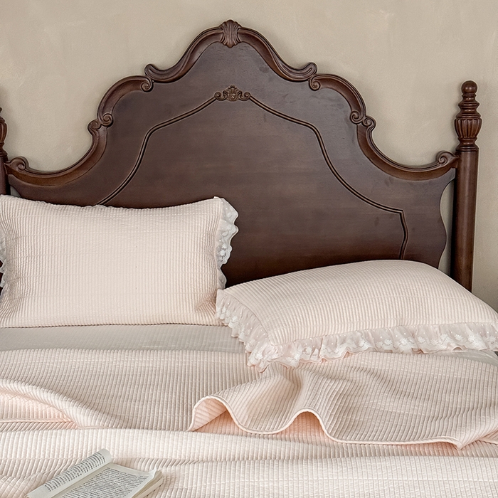 91家纺网 家纺一手货源 找家纺 汇庭 2025新款洛可可花边床盖三件套系列 洛可奶茶