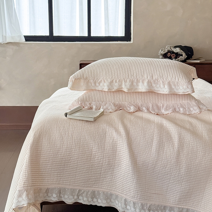 91家纺网 家纺一手货源 找家纺 汇庭 2025新款洛可可花边床盖三件套系列 洛可奶茶