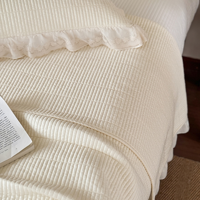 91家纺网 家纺一手货源 找家纺 汇庭 2025新款洛可可花边床盖三件套系列 洛可苏白