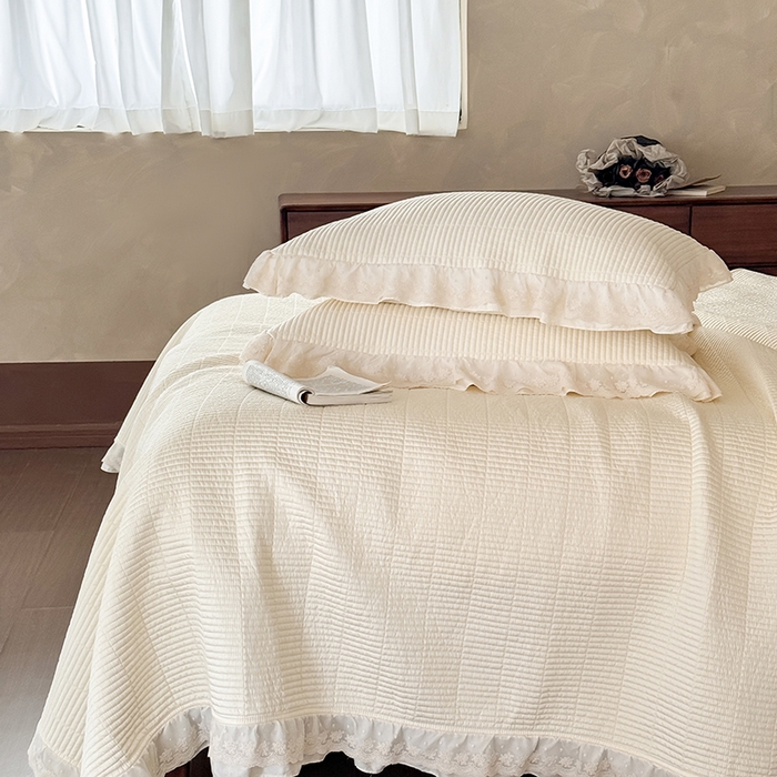 91家纺网 家纺一手货源 找家纺 汇庭 2025新款洛可可花边床盖三件套系列 洛可苏白