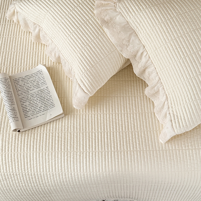 91家纺网 家纺一手货源 找家纺 汇庭 2025新款洛可可花边床盖三件套系列 洛可苏白