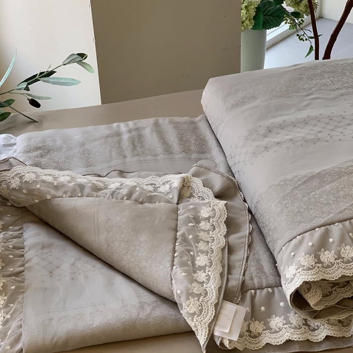 91家纺网 家纺一手货源 找家纺 汇庭 2025春夏新款洛可可夏被系列夏凉被空调被单夏被 灰色