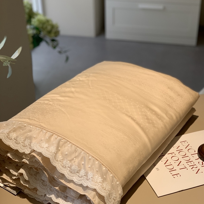 91家纺网 家纺一手货源 找家纺 汇庭 2025春夏新款洛可可夏被系列夏凉被空调被单夏被 咖色