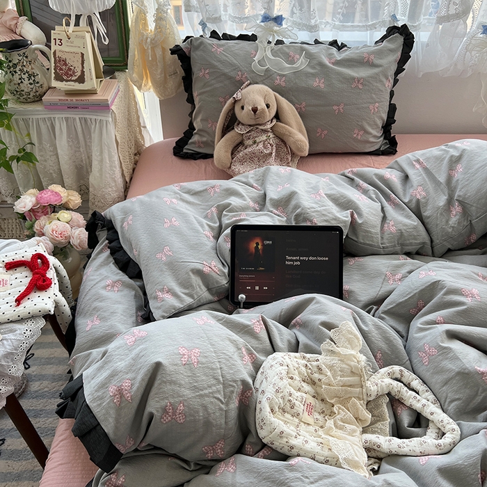 91家纺网 家纺一手货源 找家纺 原素 2025少女心云感双层纱皱皱边花卉四件套 蝴蝶结粉