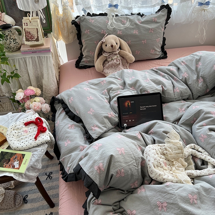 91家纺网 家纺一手货源 找家纺 原素 2025少女心云感双层纱皱皱边花卉四件套 蝴蝶结粉