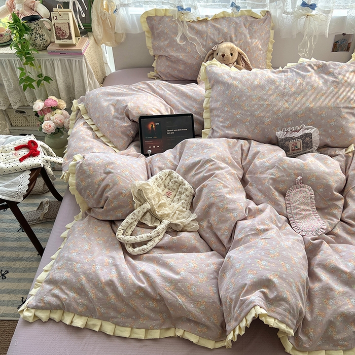 91家纺网 家纺一手货源 找家纺 原素 2025少女心云感双层纱皱皱边花卉四件套 花伴