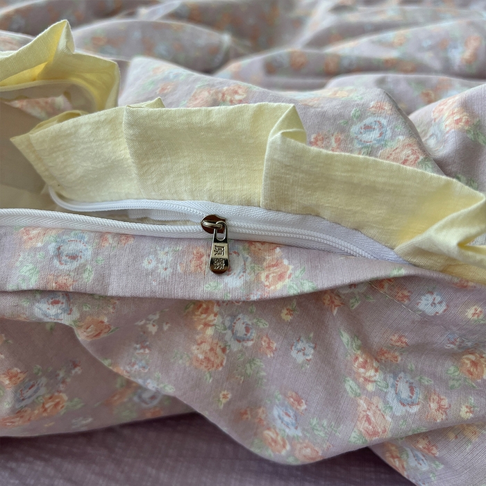 91家纺网 家纺一手货源 找家纺 原素 2025少女心云感双层纱皱皱边花卉四件套 花伴