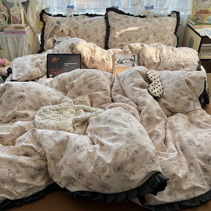 91家纺网 家纺一手货源 找家纺 原素 2025少女心云感双层纱皱皱边花卉四件套 花期