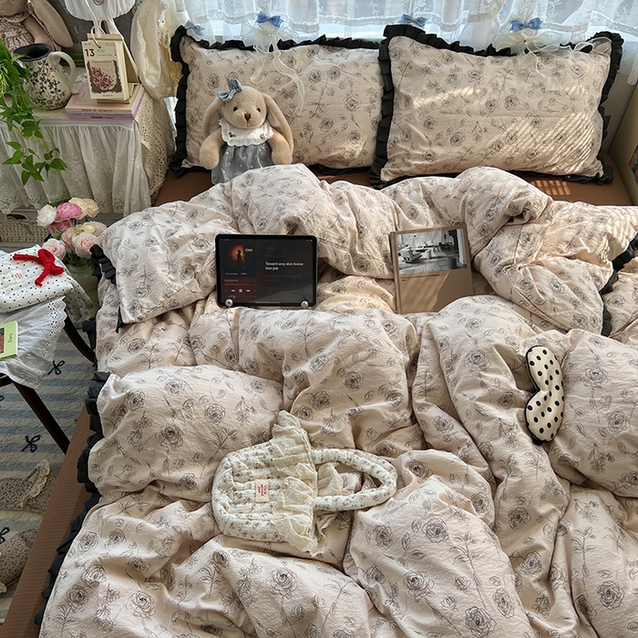 91家纺网 家纺一手货源 找家纺 原素 2025少女心云感双层纱皱皱边花卉四件套 花期