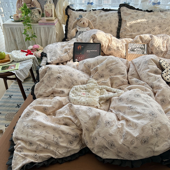 91家纺网 家纺一手货源 找家纺 原素 2025少女心云感双层纱皱皱边花卉四件套 花期