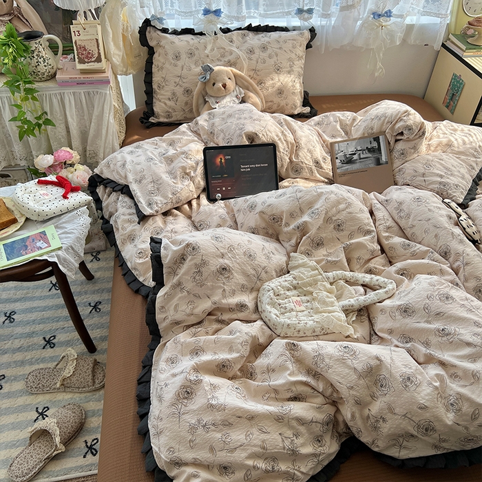 91家纺网 家纺一手货源 找家纺 原素 2025少女心云感双层纱皱皱边花卉四件套 花期