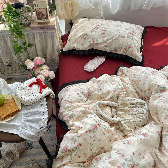 91家纺网 家纺一手货源 找家纺 原素 2025少女心云感双层纱皱皱边花卉四件套 魅影