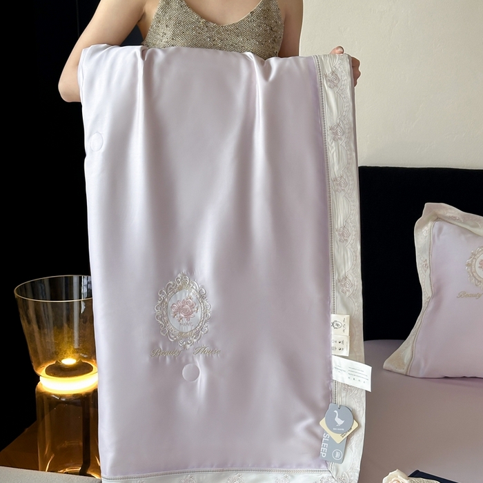 91家纺网 家纺一手货源 找家纺 汇庭 2025春夏新款繁华之间夏被系列夏凉被单夏被 紫色