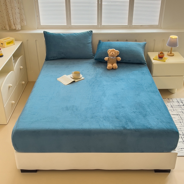 91家纺网 家纺一手货源 找家纺 合纵跨境工厂 2025新款加厚简约牛奶绒刺绣系列跨境外贸JIT一件代发TEMU亚马逊希音包过核价 床笠 孔雀蓝