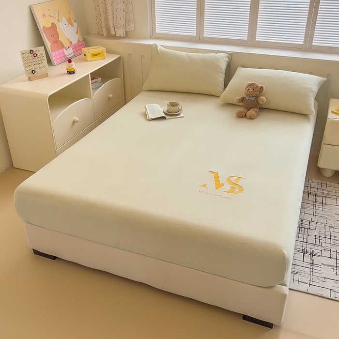 91家纺网 家纺一手货源 找家纺 合纵跨境工厂 2025新款加厚简约牛奶绒刺绣系列跨境外贸JIT一件代发TEMU亚马逊希音包过核价 床笠 奶油米