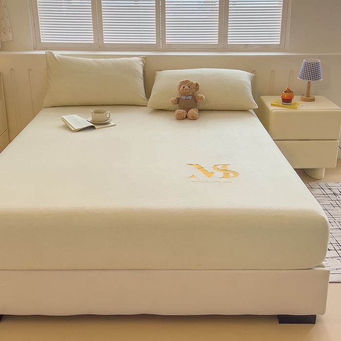 91家纺网 家纺一手货源 找家纺 合纵跨境工厂 2025新款加厚简约牛奶绒刺绣系列跨境外贸JIT一件代发TEMU亚马逊希音包过核价 床笠 奶油米