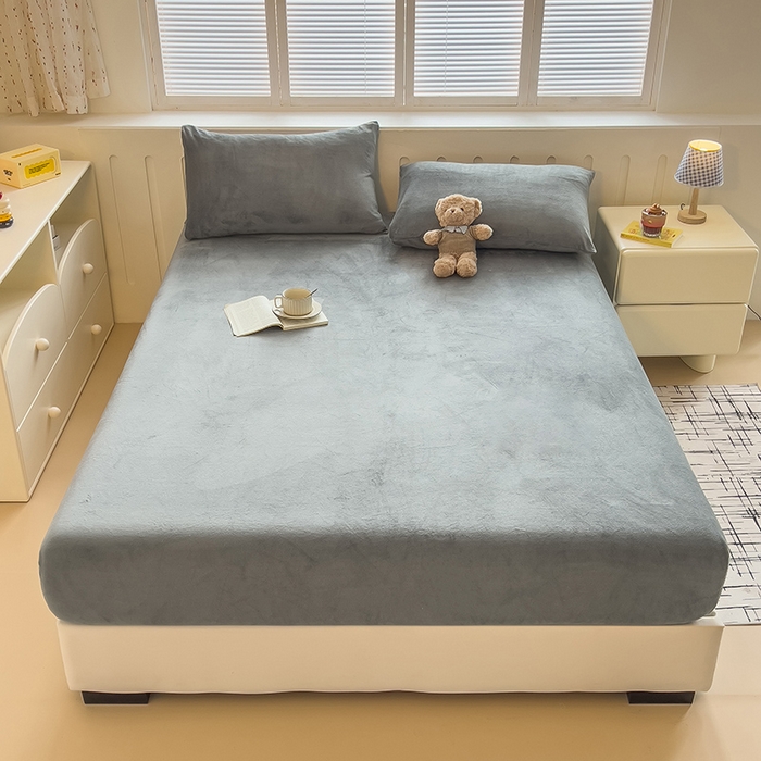 91家纺网 家纺一手货源 找家纺 合纵跨境工厂 2025新款加厚简约牛奶绒刺绣系列跨境外贸JIT一件代发TEMU亚马逊希音包过核价 床笠 崧蓝灰