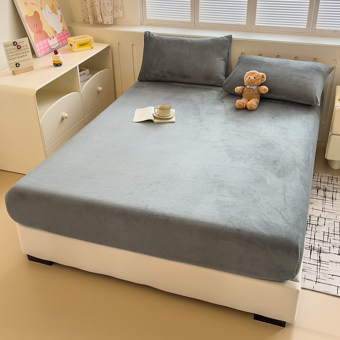 91家纺网 家纺一手货源 找家纺 合纵跨境工厂 2025新款加厚简约牛奶绒刺绣系列跨境外贸JIT一件代发TEMU亚马逊希音包过核价 床笠 崧蓝灰