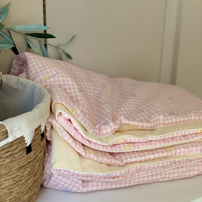 91家纺网 家纺一手货源 找家纺 汇庭 2025春夏新款双层纱凉感被系列夏凉被空调被单夏被 布丁粉