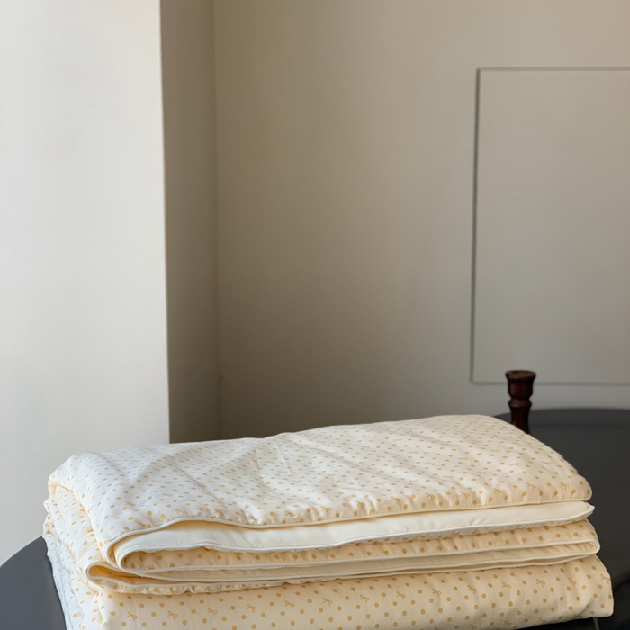 91家纺网 家纺一手货源 找家纺 汇庭 2025春夏新款双层纱凉感被系列夏凉被空调被单夏被 布丁黄