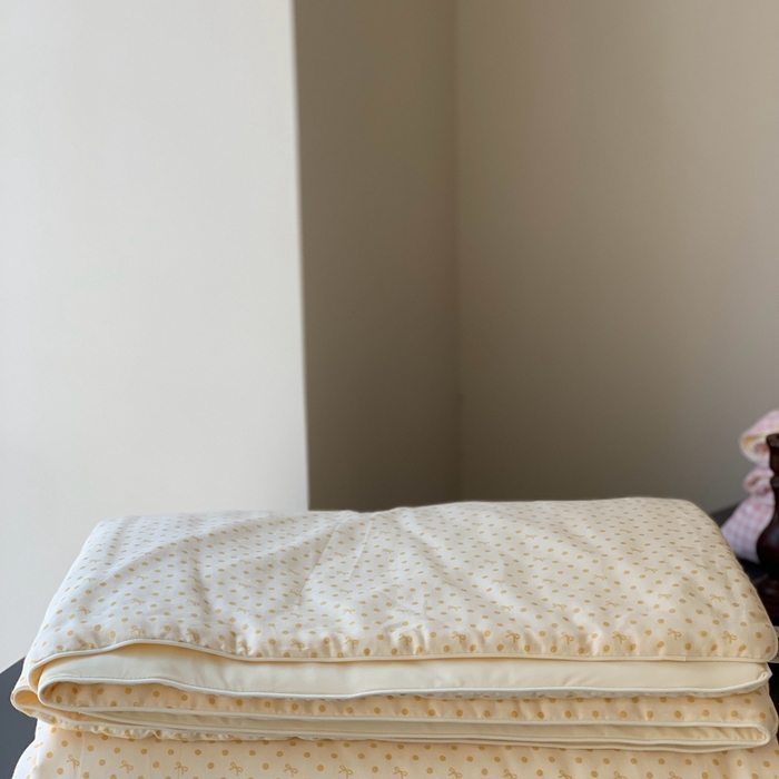 91家纺网 家纺一手货源 找家纺 汇庭 2025春夏新款双层纱凉感被系列夏凉被空调被单夏被 布丁黄