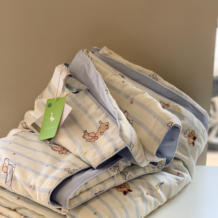 91家纺网 家纺一手货源 找家纺 汇庭 2025春夏新款双层纱凉感被系列夏凉被空调被单夏被 蓝调小狗