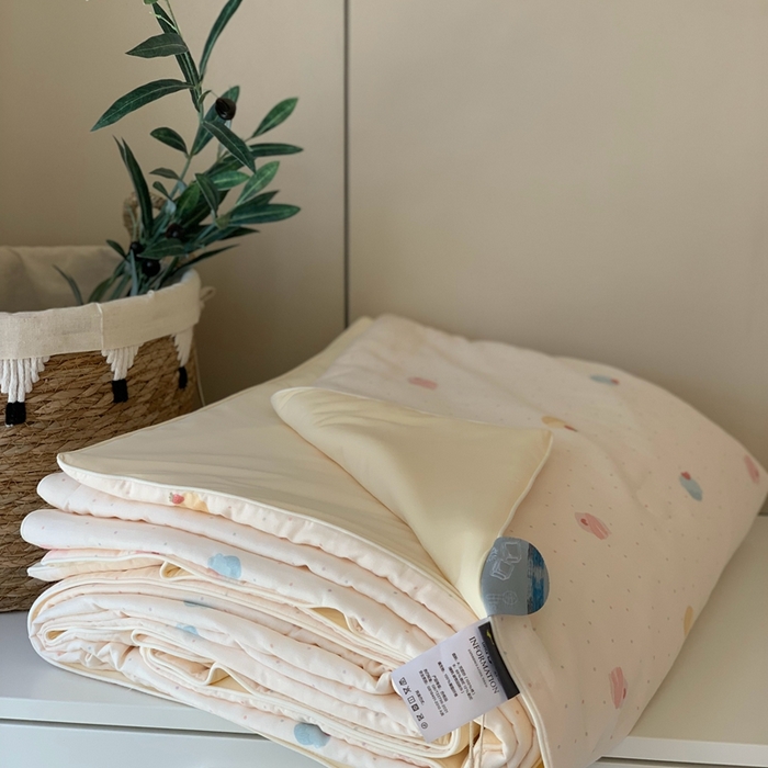 91家纺网 家纺一手货源 找家纺 汇庭 2025春夏新款双层纱凉感被系列夏凉被空调被单夏被 七彩蛋糕