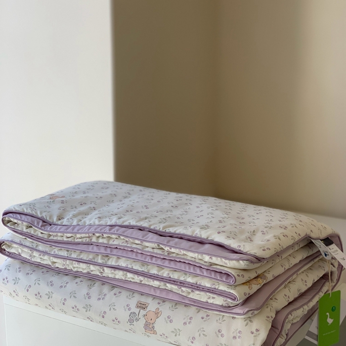 91家纺网 家纺一手货源 找家纺 汇庭 2025春夏新款双层纱凉感被系列夏凉被空调被单夏被 紫竹兔