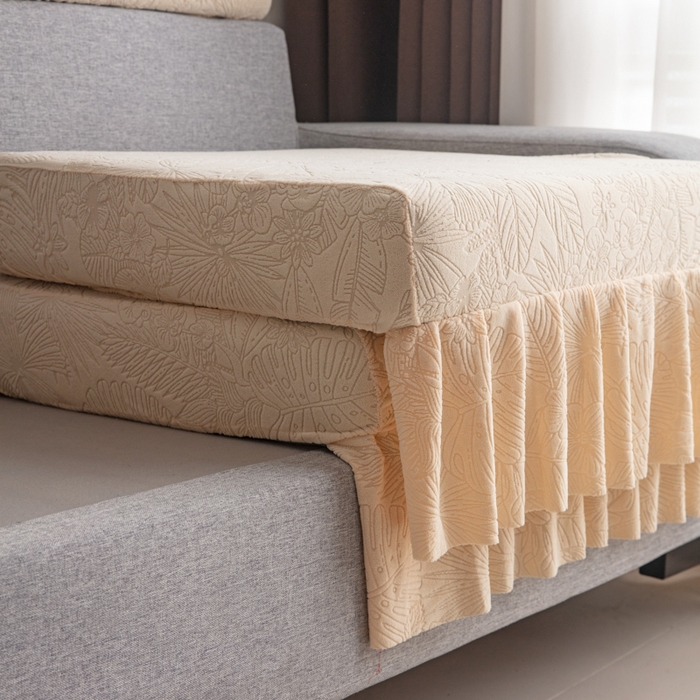 91家纺网 家纺一手货源 找家纺 千彤沙发垫2025新款裙边款-香山雨藤沙发笠 米黄