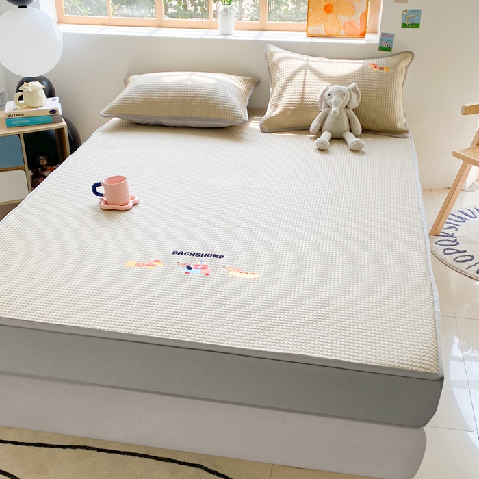 91家纺网 家纺一手货源 找家纺 千朵 2025新款冰豆豆绣花凉席 喜狗