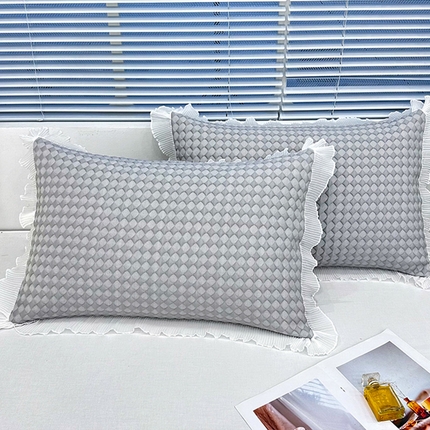 91家纺网 家纺一手货源 找家纺 芯宜佳 2025年新款冰豆豆花边单人枕套 小菱形-灰