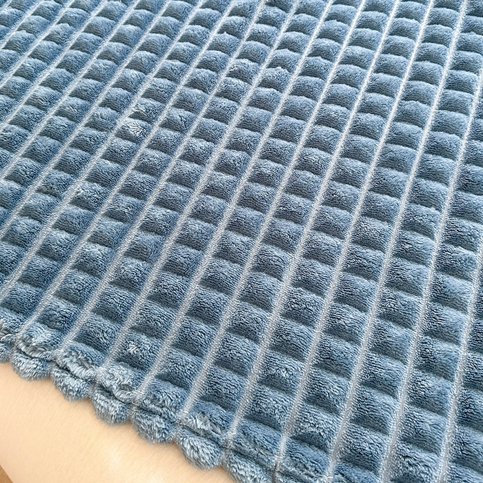 91家纺网 家纺一手货源 找家纺 （总）芸锦豪 2025新款仿裘皮格子抽条毛毯-卷边款