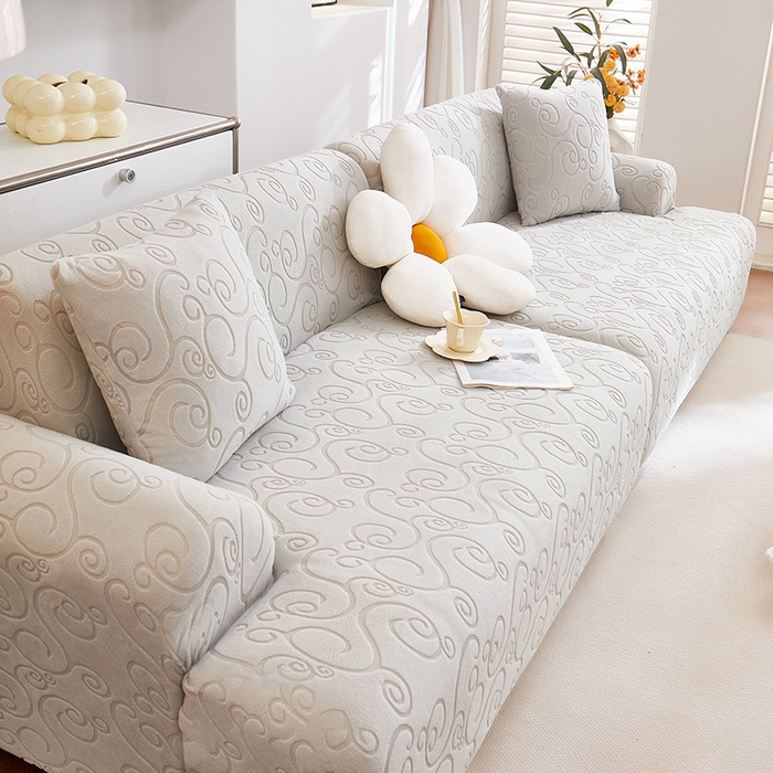 91家纺网 家纺一手货源 找家纺 丝绮鹿 2025新款雕花绒沙发套年华（直排松紧款） 浅灰