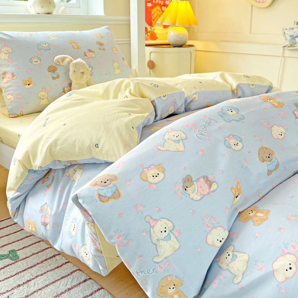 91家纺网 家纺一手货源 找家纺 西引力 2025新款全棉印花学生宿舍三件套四件套 狗狗家族 -兰