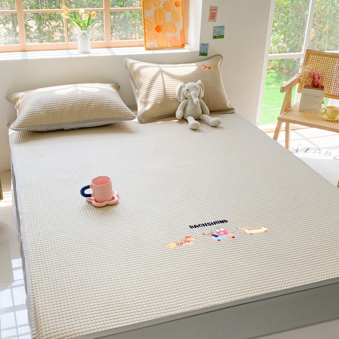 91家纺网 家纺一手货源 找家纺 千朵 2025新款冰豆豆绣花凉席 喜狗