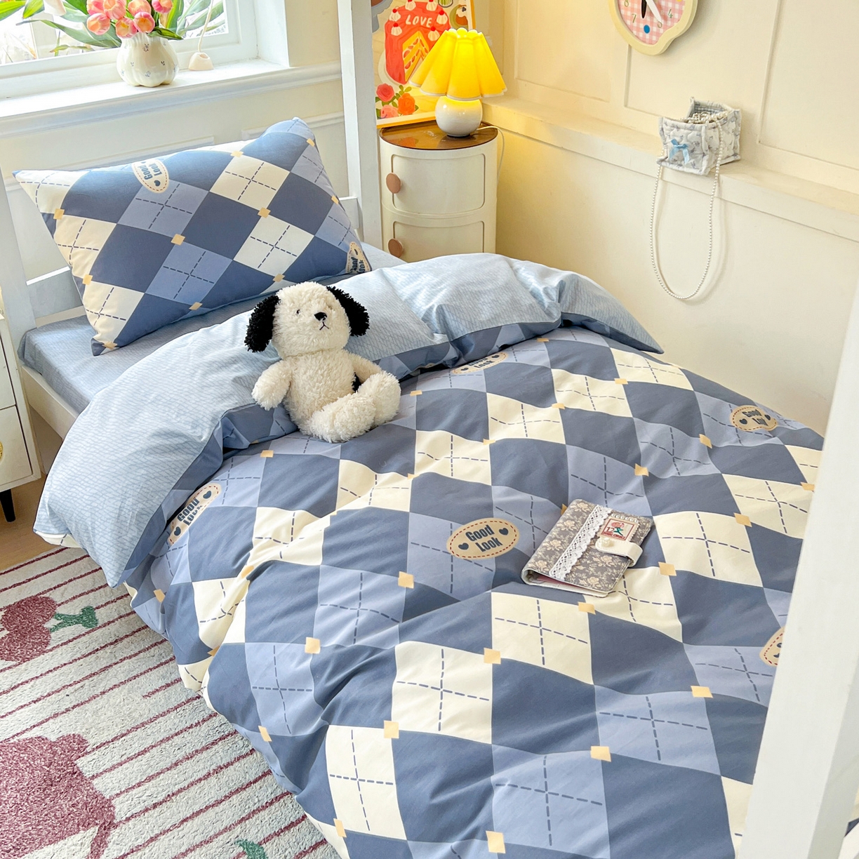 91家纺网 家纺一手货源 找家纺 西引力 2025新款全棉印花学生宿舍三件套四件套 英伦蓝