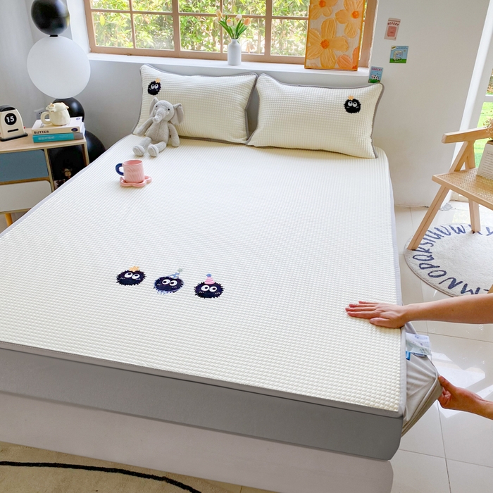 91家纺网 家纺一手货源 找家纺 （总）千朵 2025新款冰豆豆绣花凉席