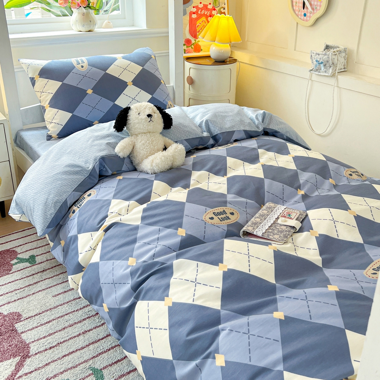 91家纺网 家纺一手货源 找家纺 西引力 2025新款全棉印花学生宿舍三件套四件套 英伦蓝