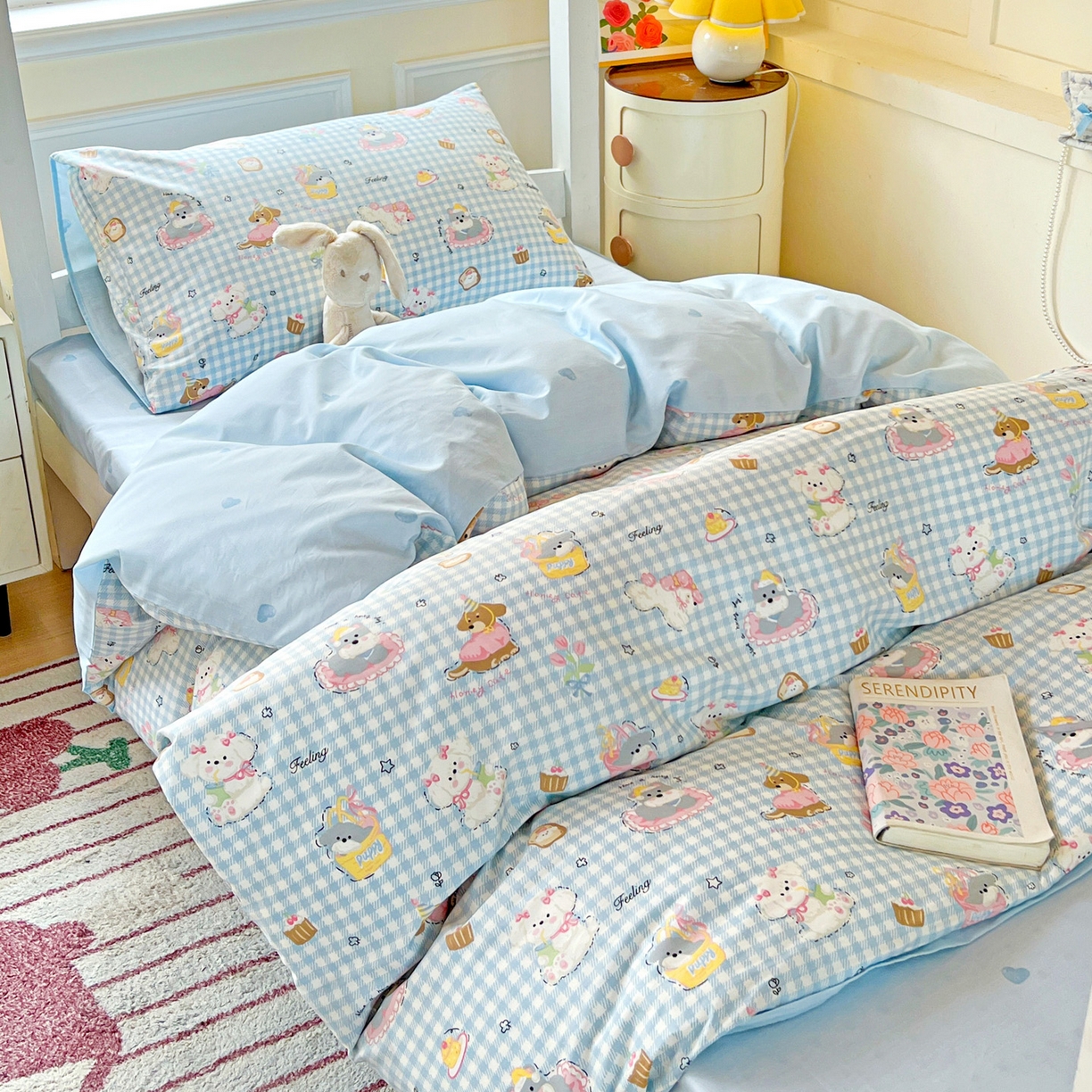 91家纺网 家纺一手货源 找家纺 西引力 2025新款全棉印花学生宿舍三件套四件套 狗狗派对