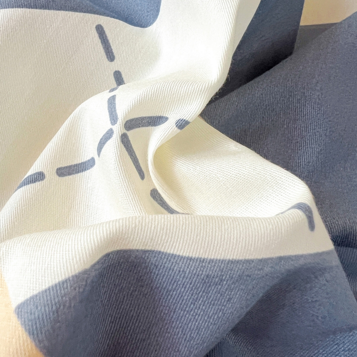 91家纺网 家纺一手货源 找家纺 西引力 2025新款全棉印花学生宿舍三件套四件套 英伦蓝