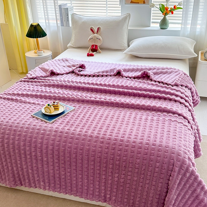 91家纺网 家纺一手货源 找家纺 芸锦豪 2025新款仿裘皮格子抽条毛毯-卷边款 魅力紫